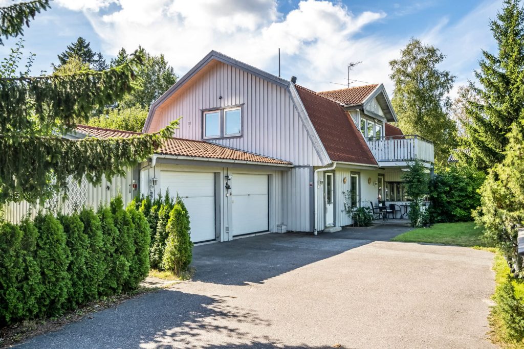 13. Takomlaggning Taklacka Garage Varmdo Hemmesta