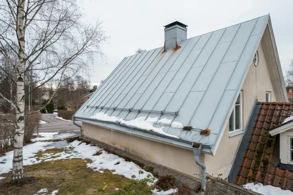 v rbesiktning av pl ttak checklista f r villa gare efter sn is och temperaturskiftningar